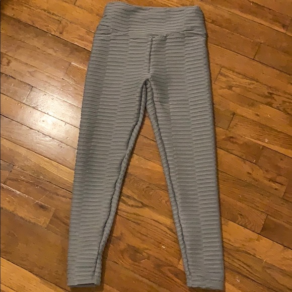 Textured Leggings (Size: Small) - Picture 3 of 4